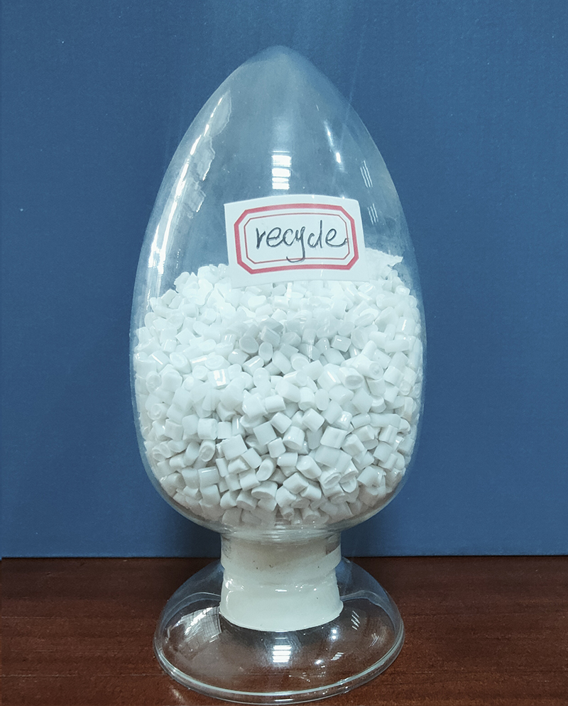 ポリエステルチップの固有粘度は繊維の製造にどのような影響を及ぼしますか?