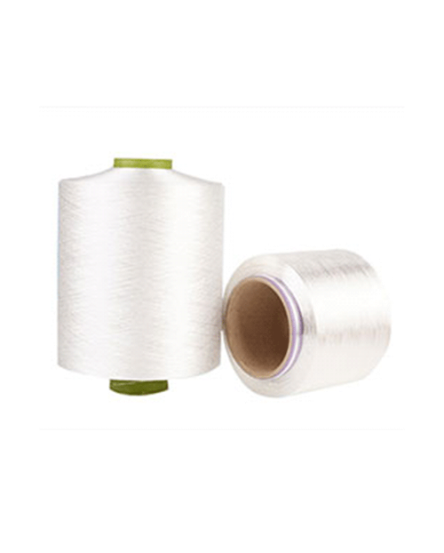 DTY 糸の質感は、完成品の感触やドレープにどのような影響を与えますか?